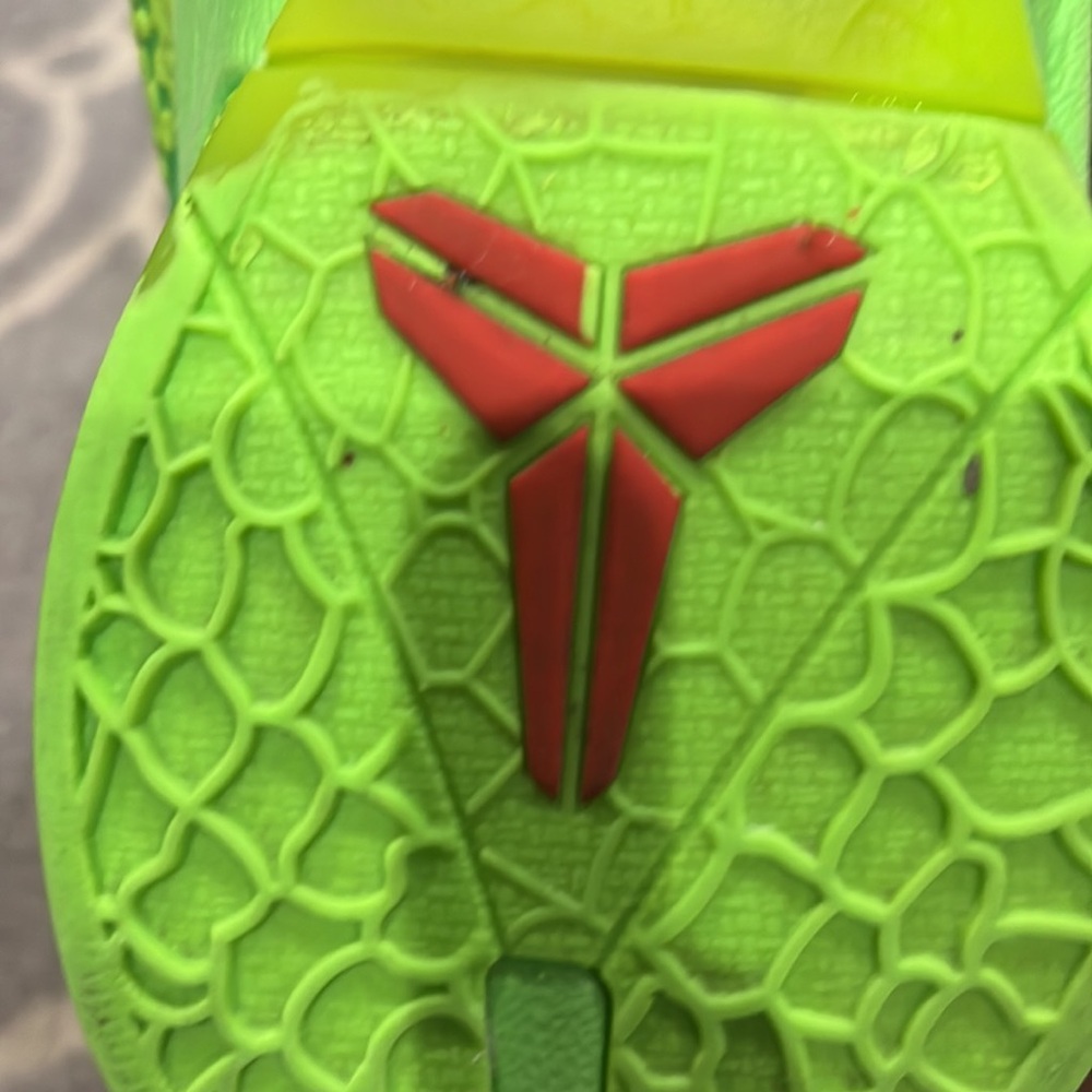 Nike Green and Red Sneakers with Sporty Design - Picture 2 of 4